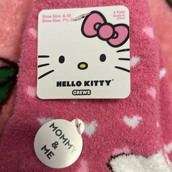 NWT Hello Kitty Mommy and me set of fuzzy valentine 💌 socks - Picture 3 of 4